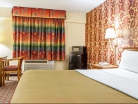 Econo Lodge Jersey City 1*