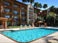 Courtyard Phoenix Camelback 3*