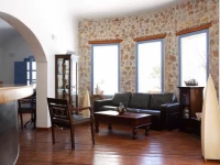 Meltemi Luxury Suites 5*