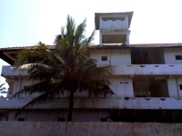 Rams Surfing Beach 2*