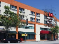 Metro Plaza Hotel 2*