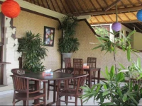 Bos Bungalows and Restaurant 2*