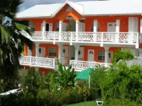 Beachcombers Hotel 3*