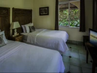 Scallywags Anyar Estate