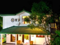 Kandy Riverside Villa 2*