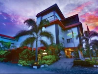 Opulent River Face Hotel 3*