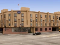 Holiday Inn Express West Los Angeles 2*