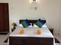 Sana Guest House 3*