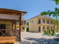 Primorskaya 25 Guest House 3*