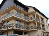 Svetlyachok Guest house  2*