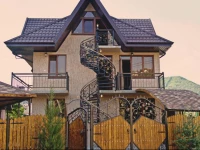 Aleksa Guest House 2*