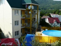 Annushka Guest House 2*