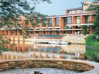 The Hyatt Lodge at McDonalds Campus 4*
