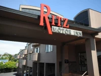 Ritz Greenlane Motor Inn