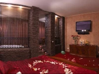 Alex Hotel na Muzhestva 4*