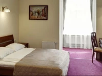 Solo on Nevsky Prospekt 3*