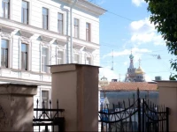 Next to the Hermitage 4*