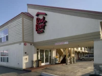 Red Roof Inn Anchorage 2*