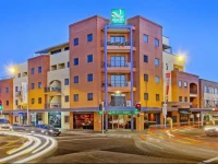 Quality Suites Boulevard on Beaumont