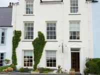 Ty Anne Guest House 4*