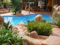 Flintstones Guesthouse Fourways 3*