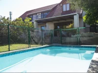 Garden flat Scott Road