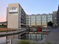 AHA Harbour Bridge Hotel & Suites