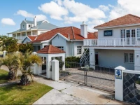 First Avenue Guesthouse 4*