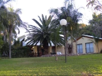 Riverbank Lodge
