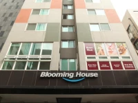 Blooming House Residence