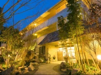 Yufuin Besso Shikisai Hotel