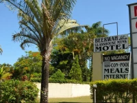 Beerwah Glasshouse Motel