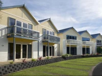 Boathouse Resort Motel