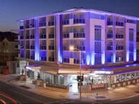 Jephson Hotel & Apartments