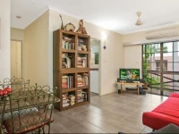 Pips Esplanade Hideaway