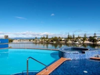 Silverton Apartments