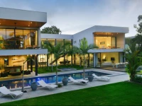 Patons Place On The Beach