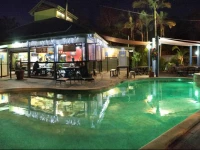 Colonial Village Cabins, Camping & Tours - Hervey Bay YHA