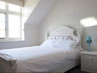 Lowena Cafe and Accommodation