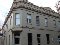 Naughtons Parkville Hotel 3*