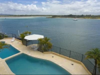 Commodore Apartments