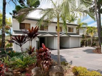 Viewland Drive Apartments