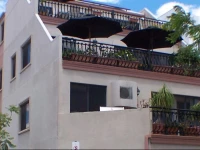 Perths La Casa Rosa B&B