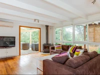 Loquat Getaway On Sussex