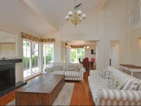 Beggars Bridge Homestead on Vineyard