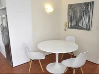 Balmain Self Contained Modern One-Bedroom Apartment (4MONT)