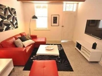 Camperdown Self-Contained Modern Two-Bedroom Apartment (21 BRIGS)