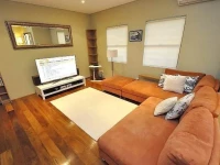 Glebe Self-Contained Modern One-Bedroom Apartment (47ROS)