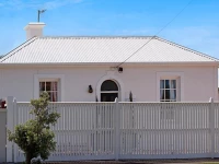 Historic Central Cottage In Warrnambool