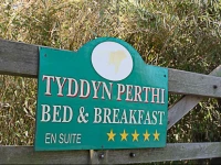 Tyddyn Perthi Farm